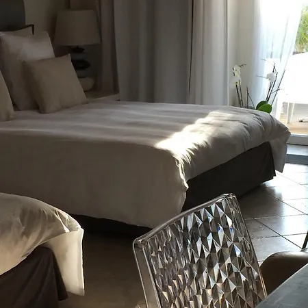 Oda ve Kahvaltı O'maxethel